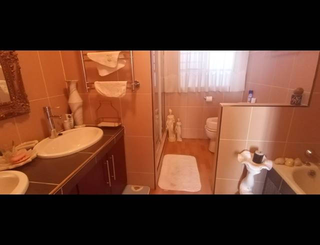 3 BEDROOM APARTMENT FOR SALE IN ARCON PARK